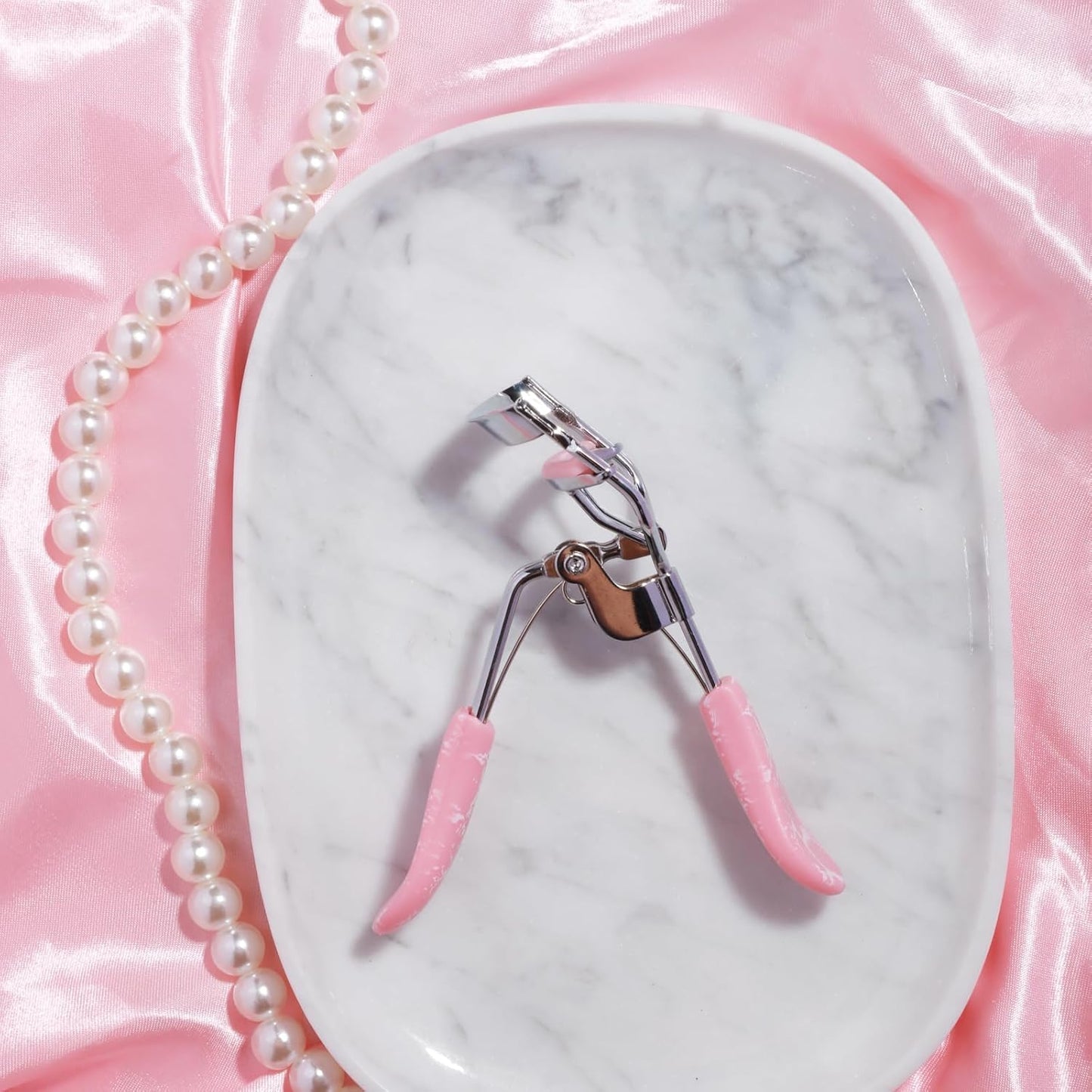 Eyelash Curler - Professionally Crafted Lash Curler - Long-Lasting Curl - Wide Opening for Every Lash - Gentle and Defines Lashes - 1 Pc